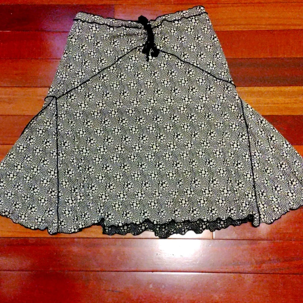 Max studio skirt size small